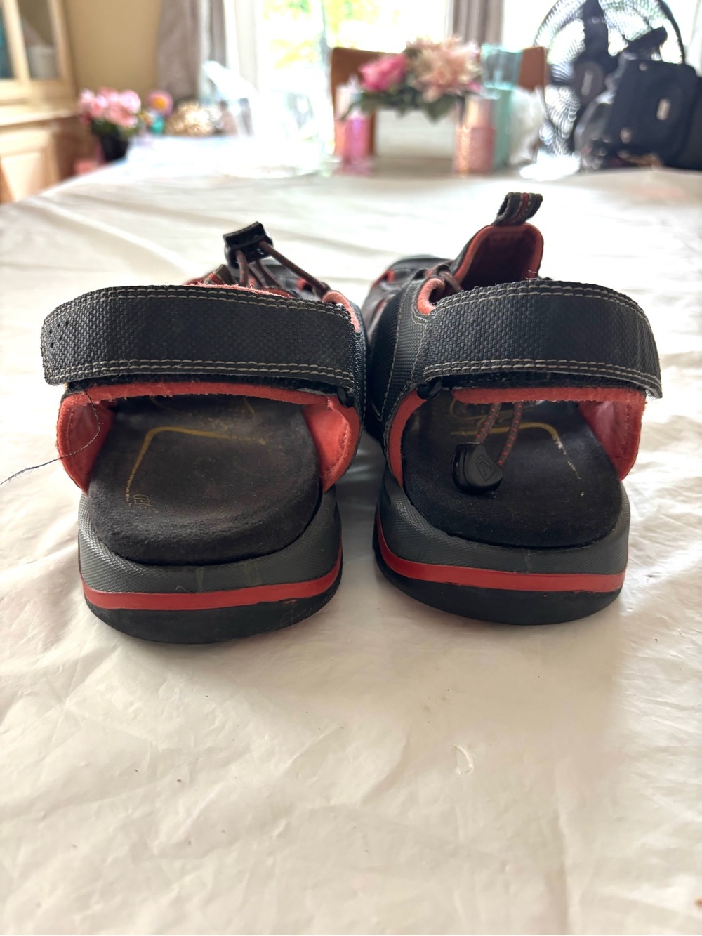 KEEN Gray Red Rialto ll Waterproof Hiking Sandals SZ 10.5 Worn 1X - Picture 5 of 15